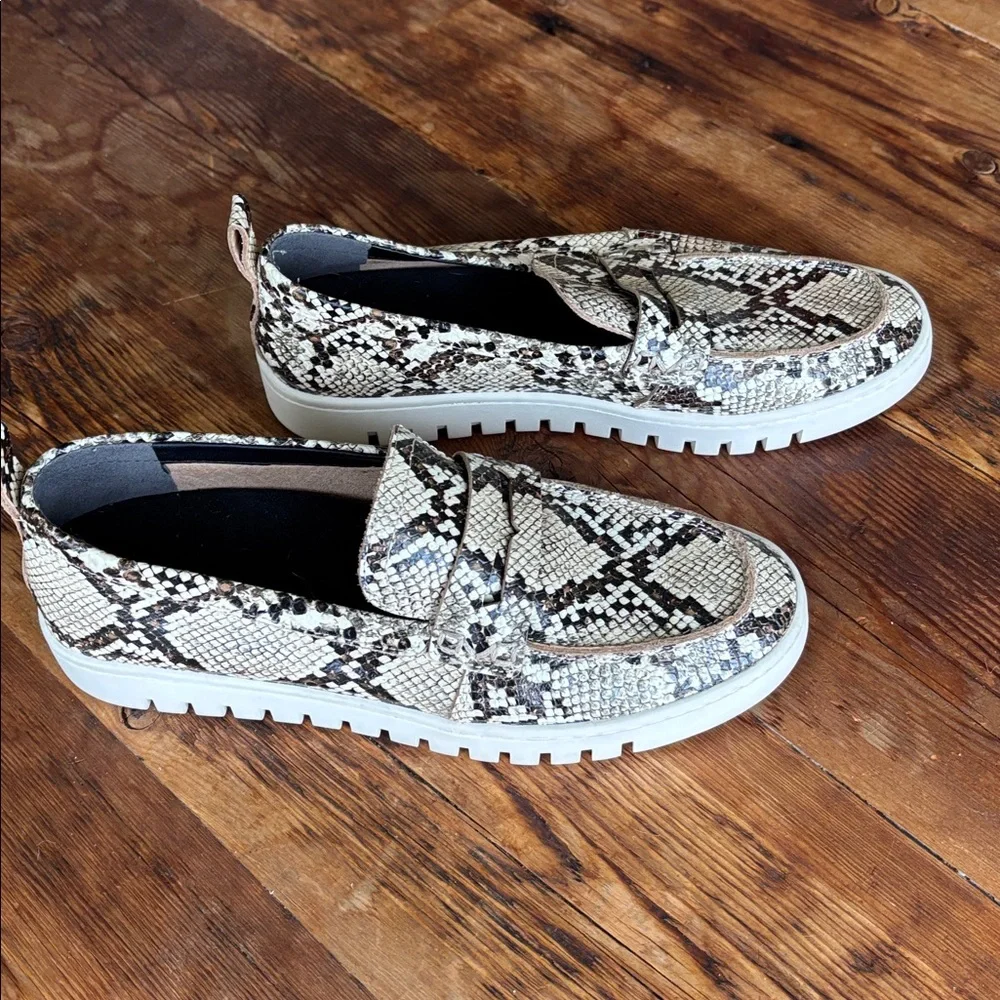 Vionic Uptown Cream and Brown Snakeskin pattern leather loafers - Picture 2 of 6
